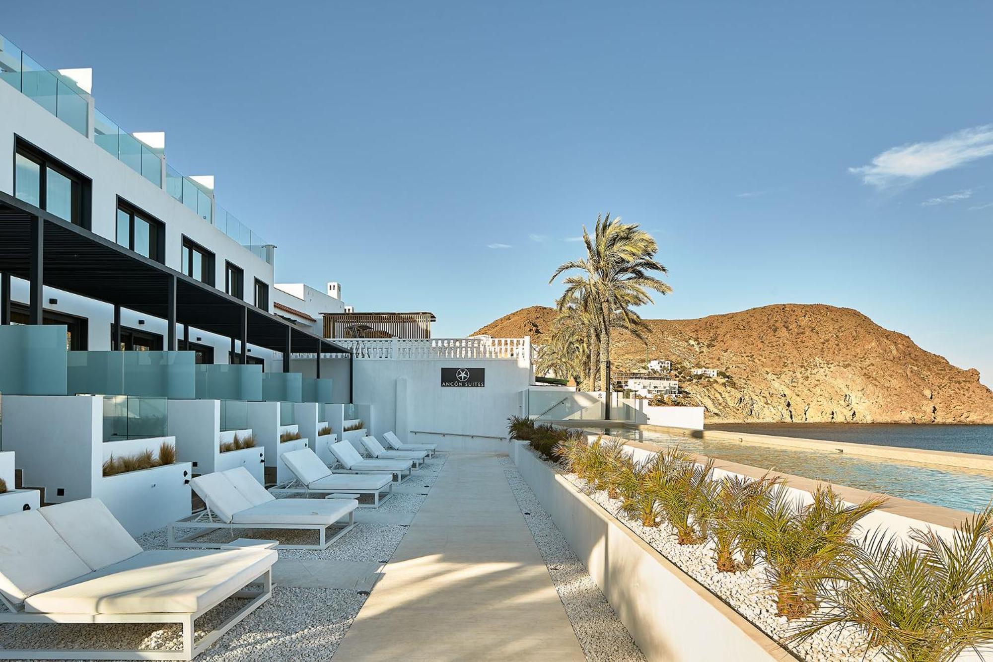 Ancon Suites カルボネラス エクステリア 写真