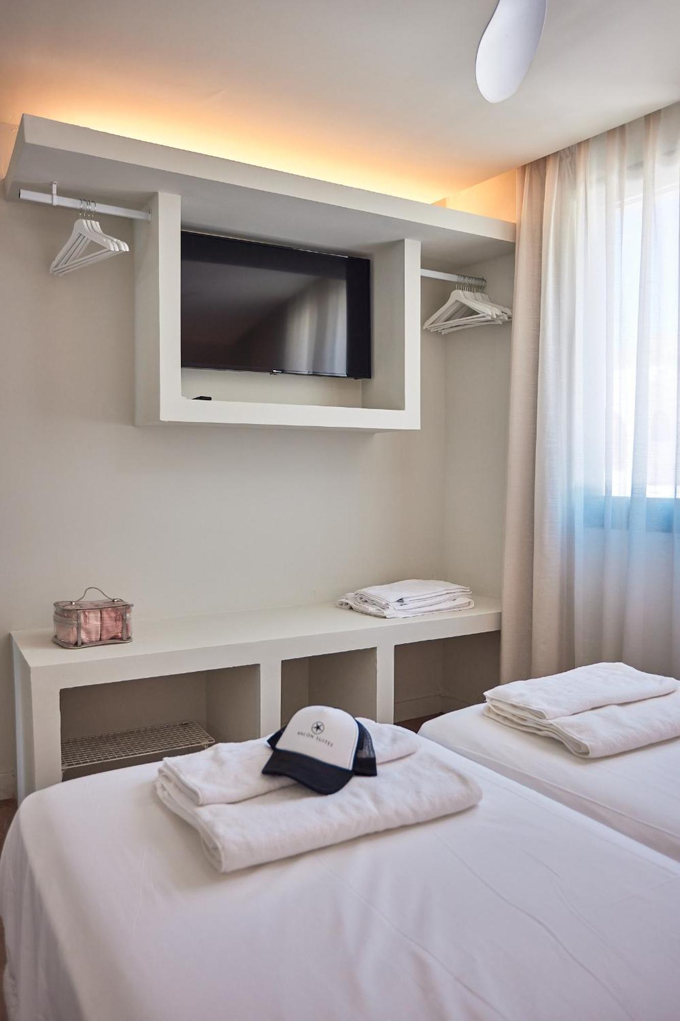 Ancon Suites カルボネラス エクステリア 写真