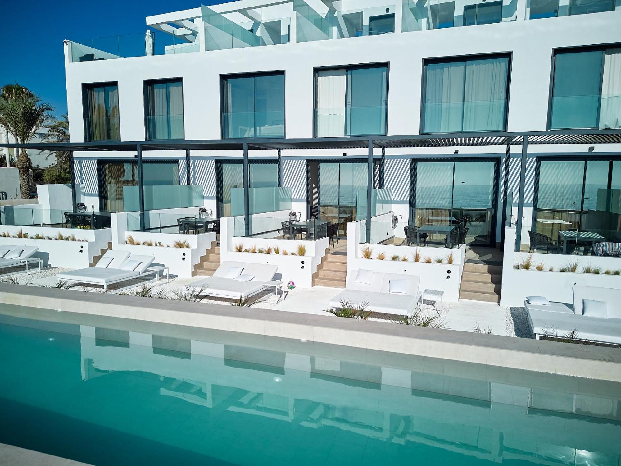 Ancon Suites カルボネラス エクステリア 写真