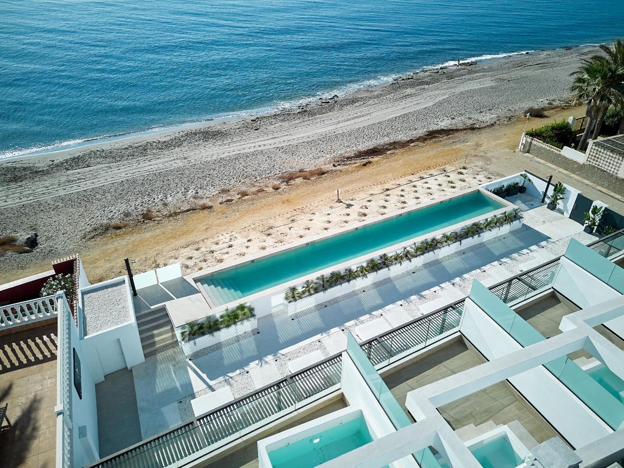 Ancon Suites カルボネラス エクステリア 写真